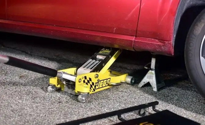3-Ton Car Jack: Would you choose a floor jack or an airbag jack