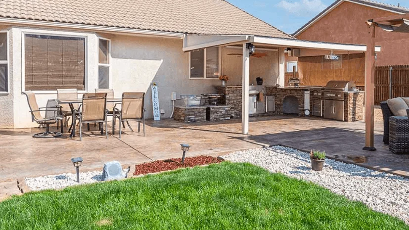 space-utilization-with-l-shaped-outdoor-kitchen
