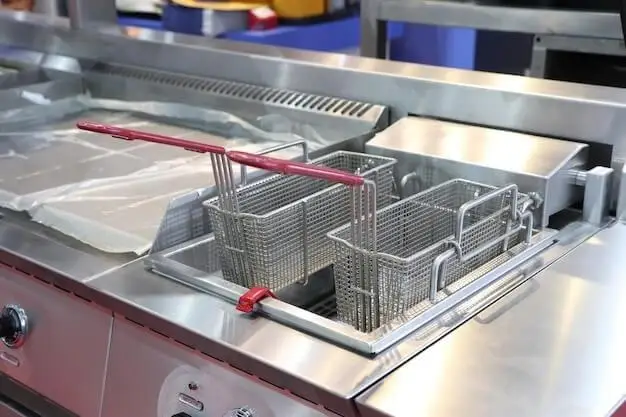 how to clean commercial deep fryer