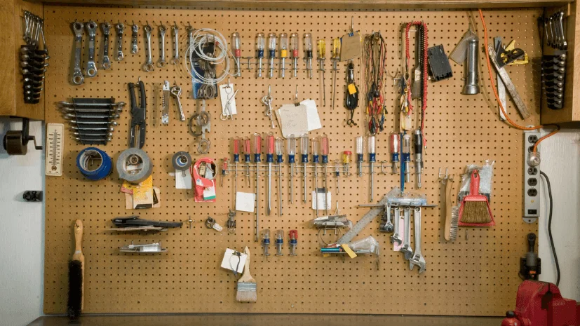pegboards-in-the-entryway