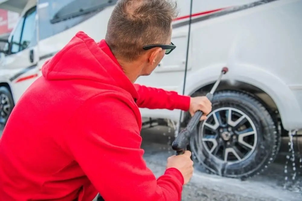 pressure-washing-an-rv