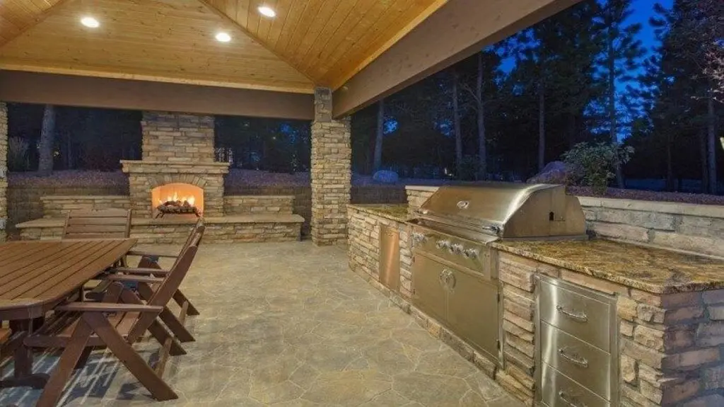 BBQ Island Ideas to Elevate Your Outdoor Cooking Experience - VEVOR Blog