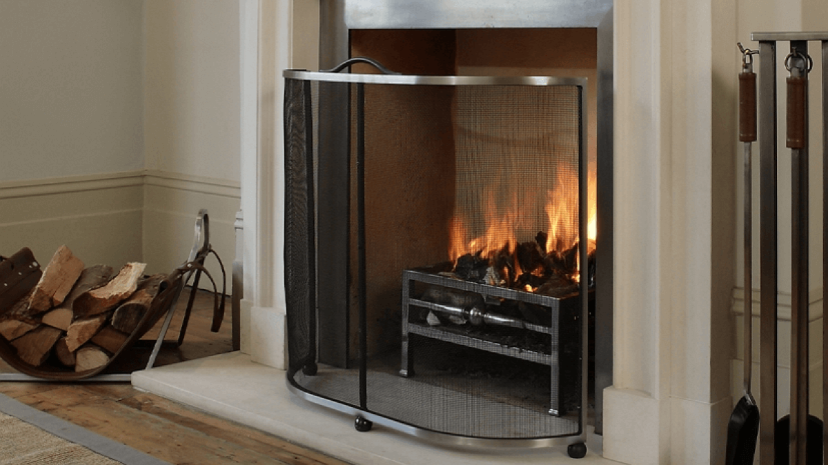 Écran de cheminée en métal noir avec grille fine, protection