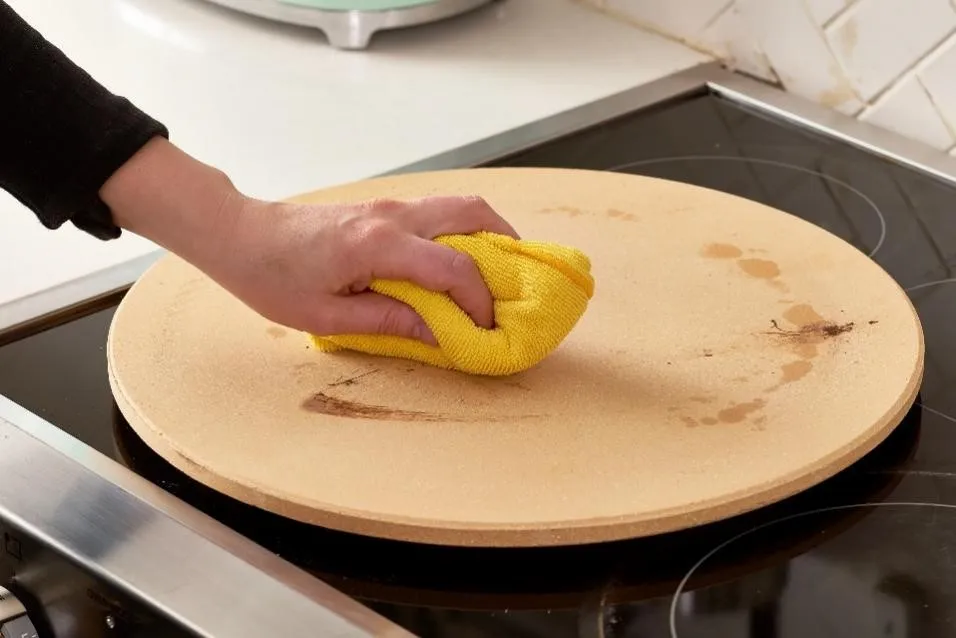 pizza stone cleaning