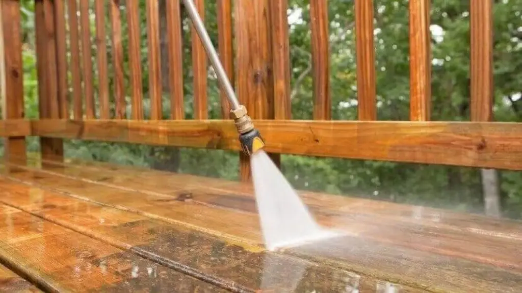 How to Pressure Wash a Deck? Your StepbyStep Guide VEVOR Blog