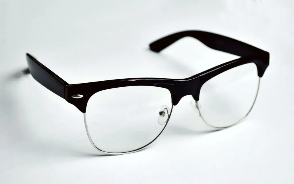 Eyeglasses for ultrasonic cleaner
