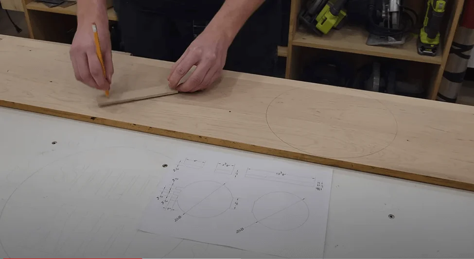 Draw circles on the wood for rough cutting