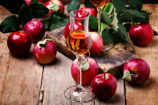 ingredients for making apple brandy