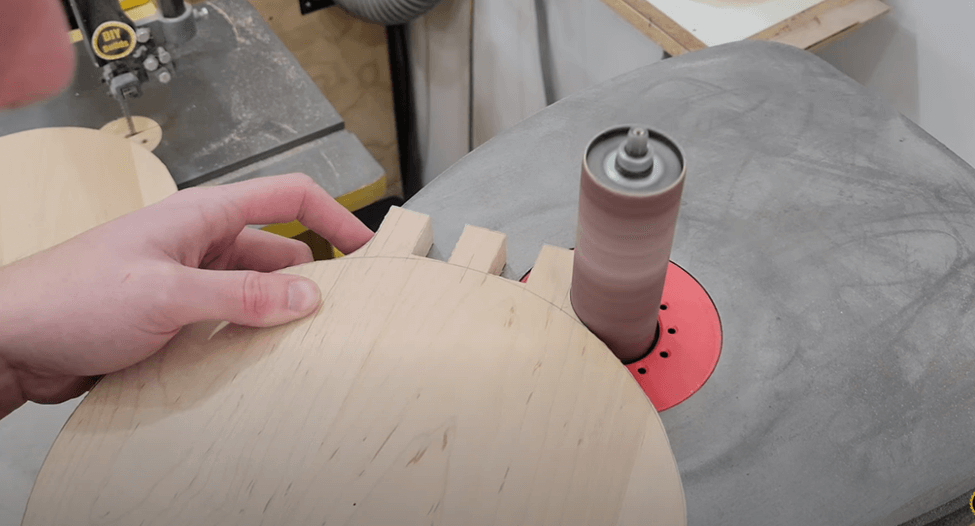 Refine inner edges of the finger joints