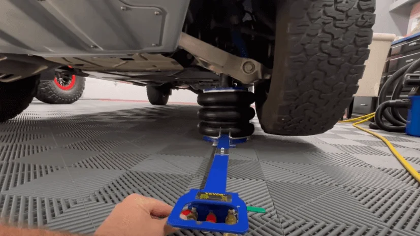 choosing-the-right-jack-what-size-do-you-need-for-your-vehicle