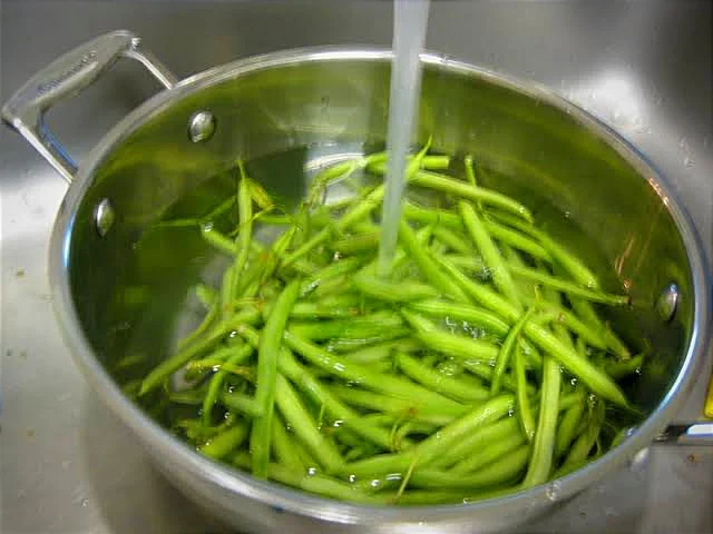 the washing of green beans