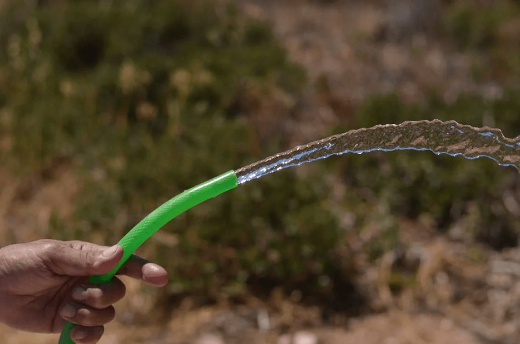 how to keep water hose from freezing
