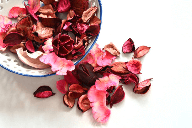 How to use essential oils to scent a room