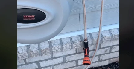 Easy-to-install retractable hose reel