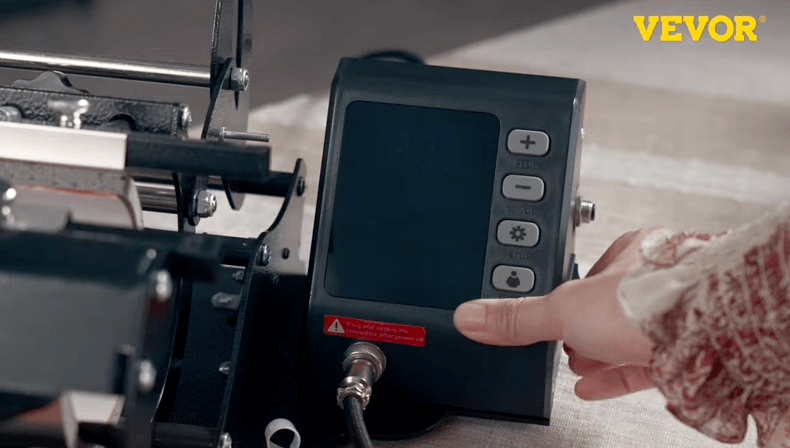 Easy-to-use mug press