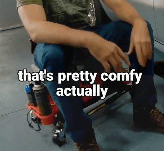 Ergonomic mechanics stool