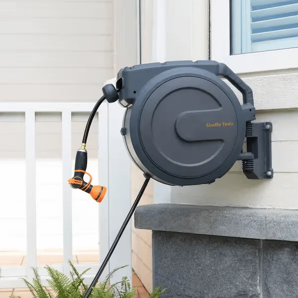 Giraffe retractable garden hose reel