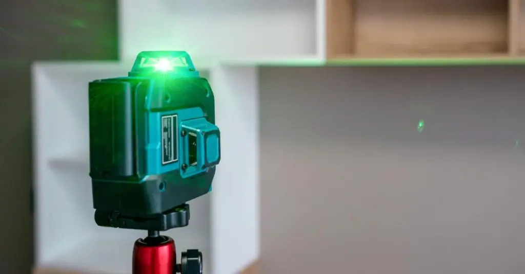 Green laser level