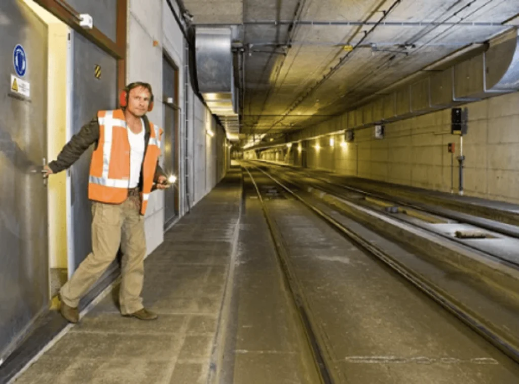 How Many Lumens Do You Really Need in a Flashlight? VEVOR Blog