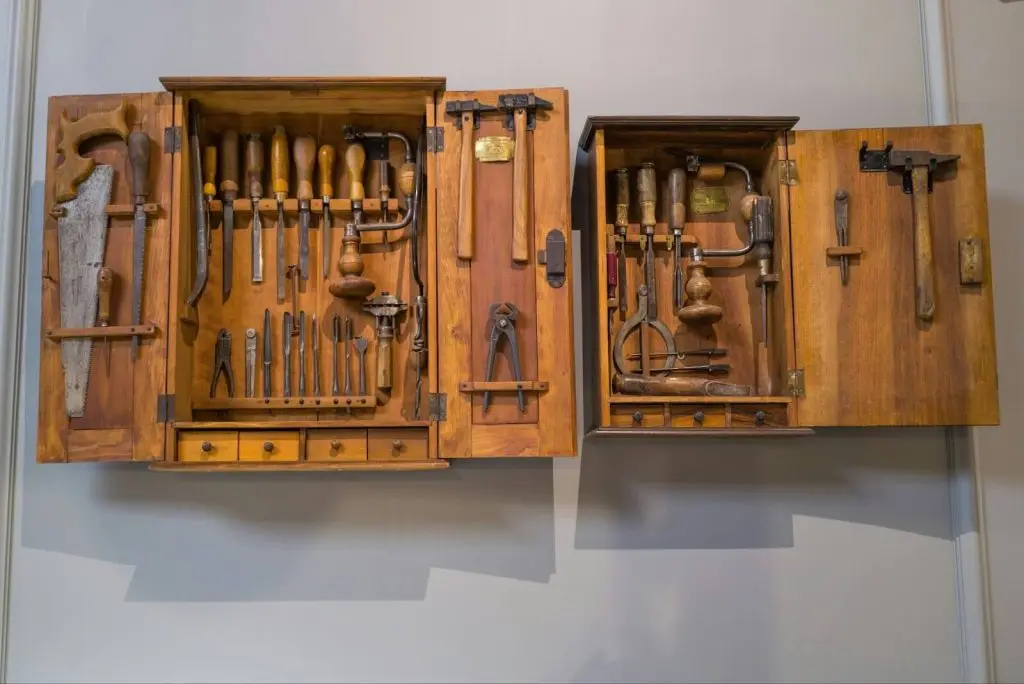 Tool cabinets