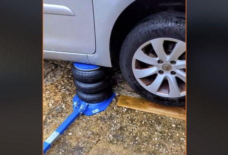 Using the VEVOR Triple bag air jack