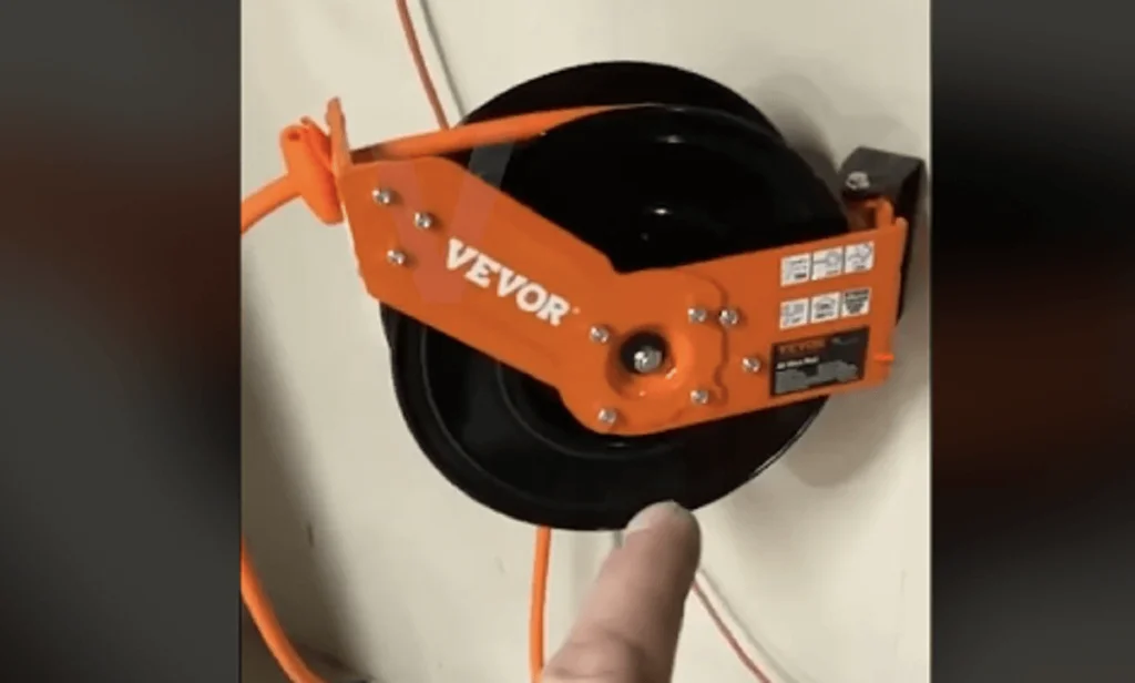 VEVOR retractable air hose reel