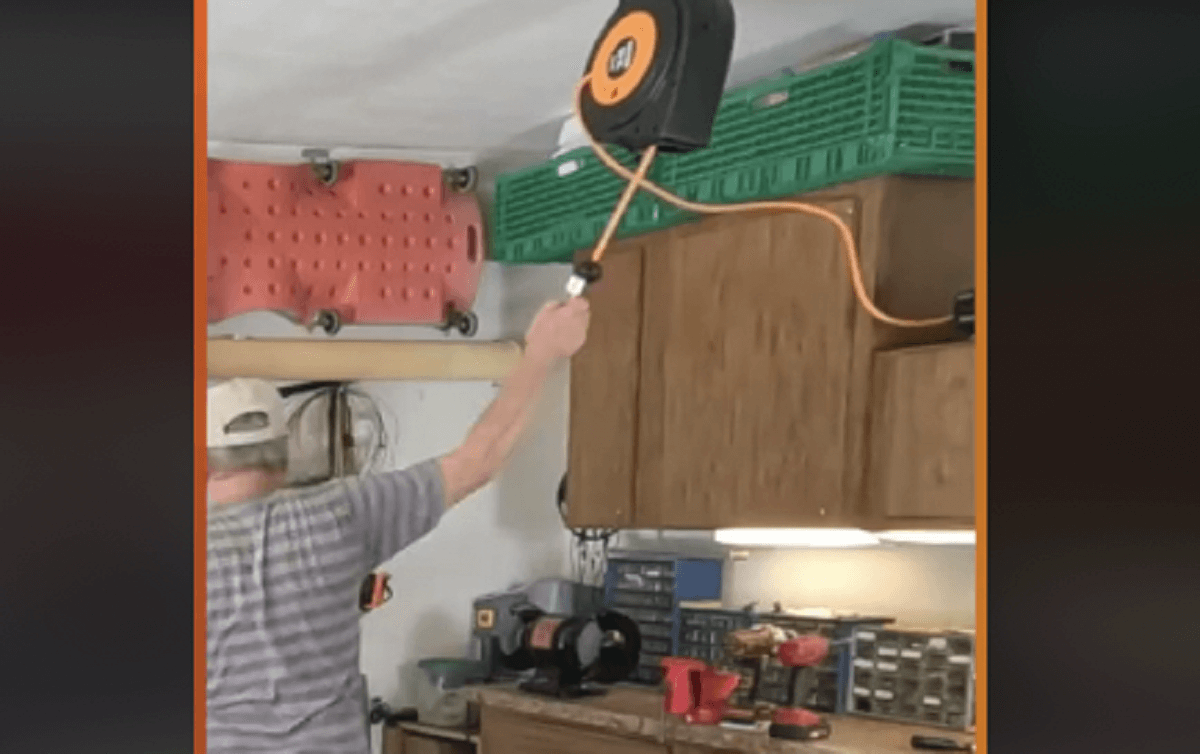 VEVOR Retractable Extension Cord Reel For Your VEVOR Blog