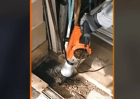 VEVOR Demolition Jack Hammer in use