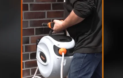 how to use VEVOR retractable hose reel