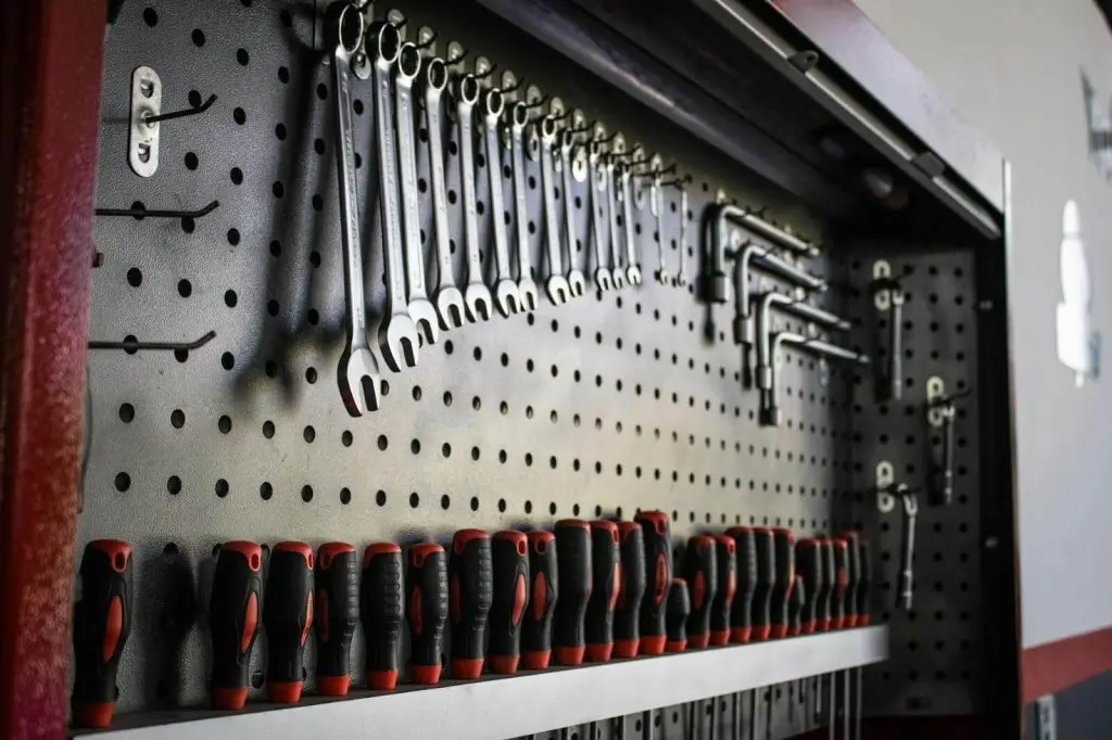 What is a Pegboard? Learn How It Works VEVOR Blog