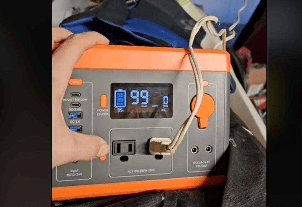 Using the VEVOR Portable Power Station