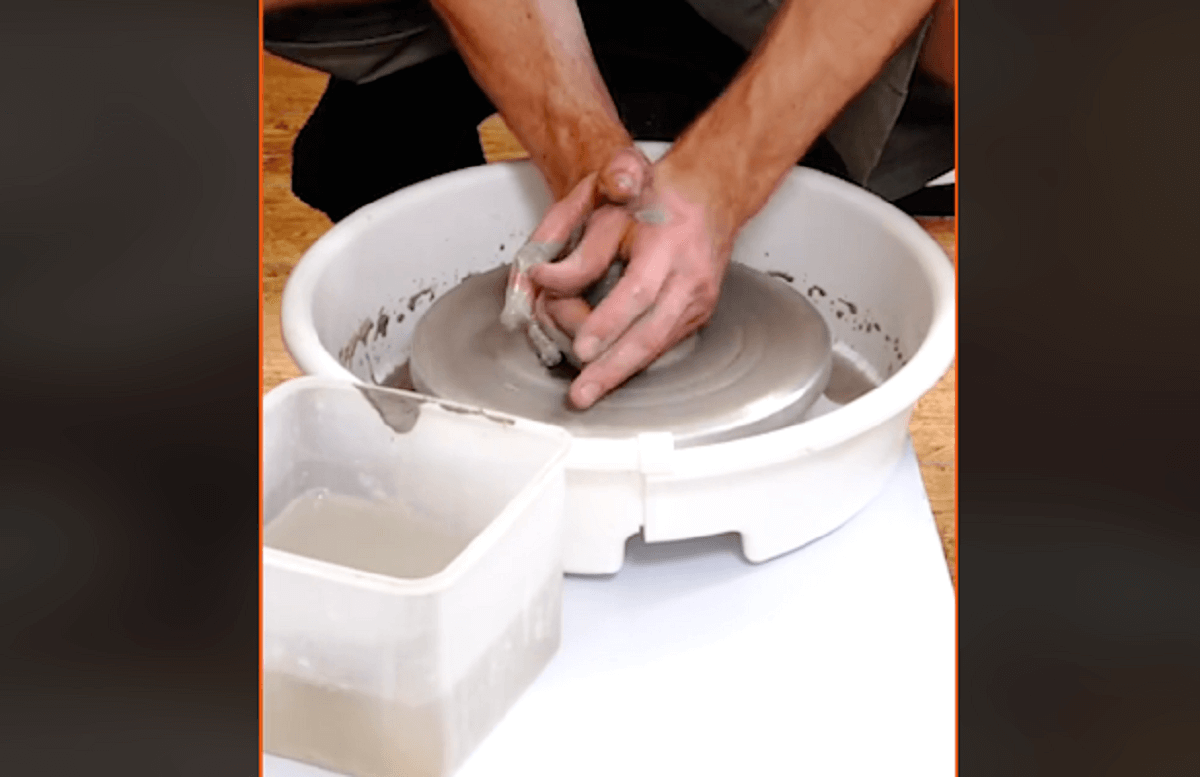 VEVOR Pottery Wheel Machine: Craft Beautiful Clay Creations - VEVOR Blog