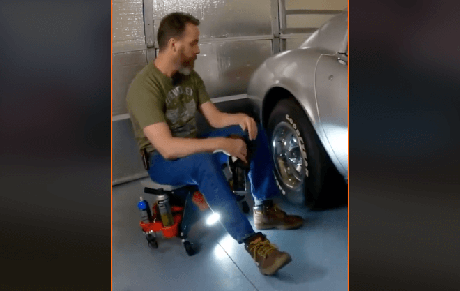 VEVOR Mechanics Stool: Enjoy Comfort in Your Garage - VEVOR Blog