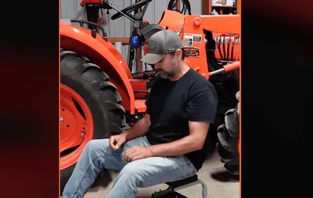 VEVOR Mechanic's garage stool