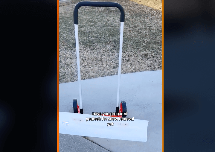 VEVOR Snow Shovel